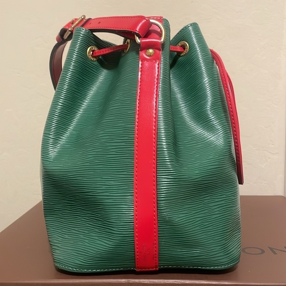 Louis Vuitton Petit Noe Epi Leather Green/Red Shoulder Bag - Picture 5 of 15